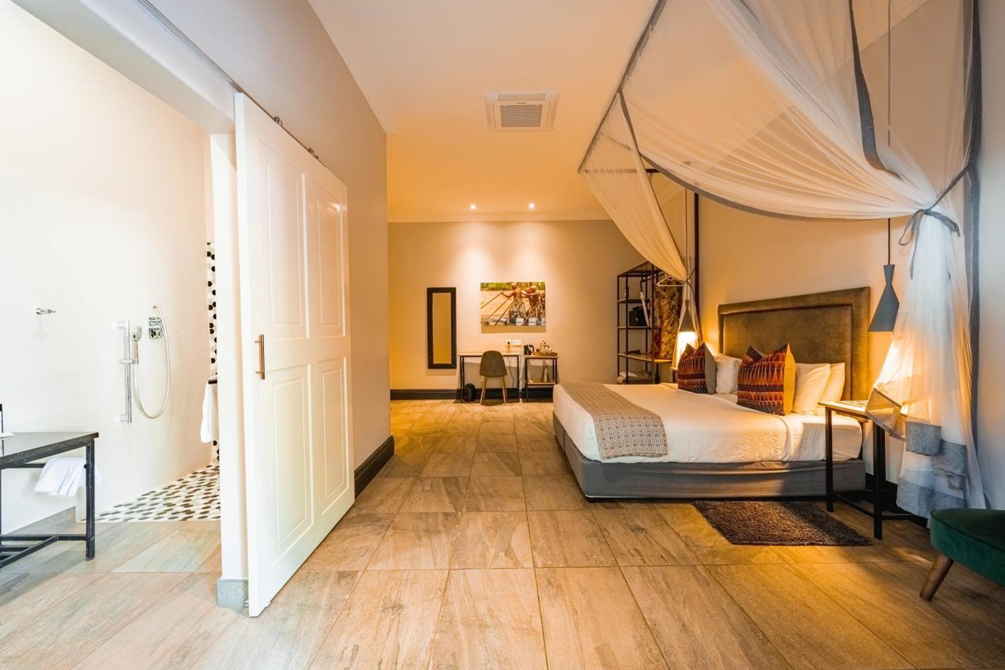 Nkosi Guest Lodge Victoria Falls Exterior photo