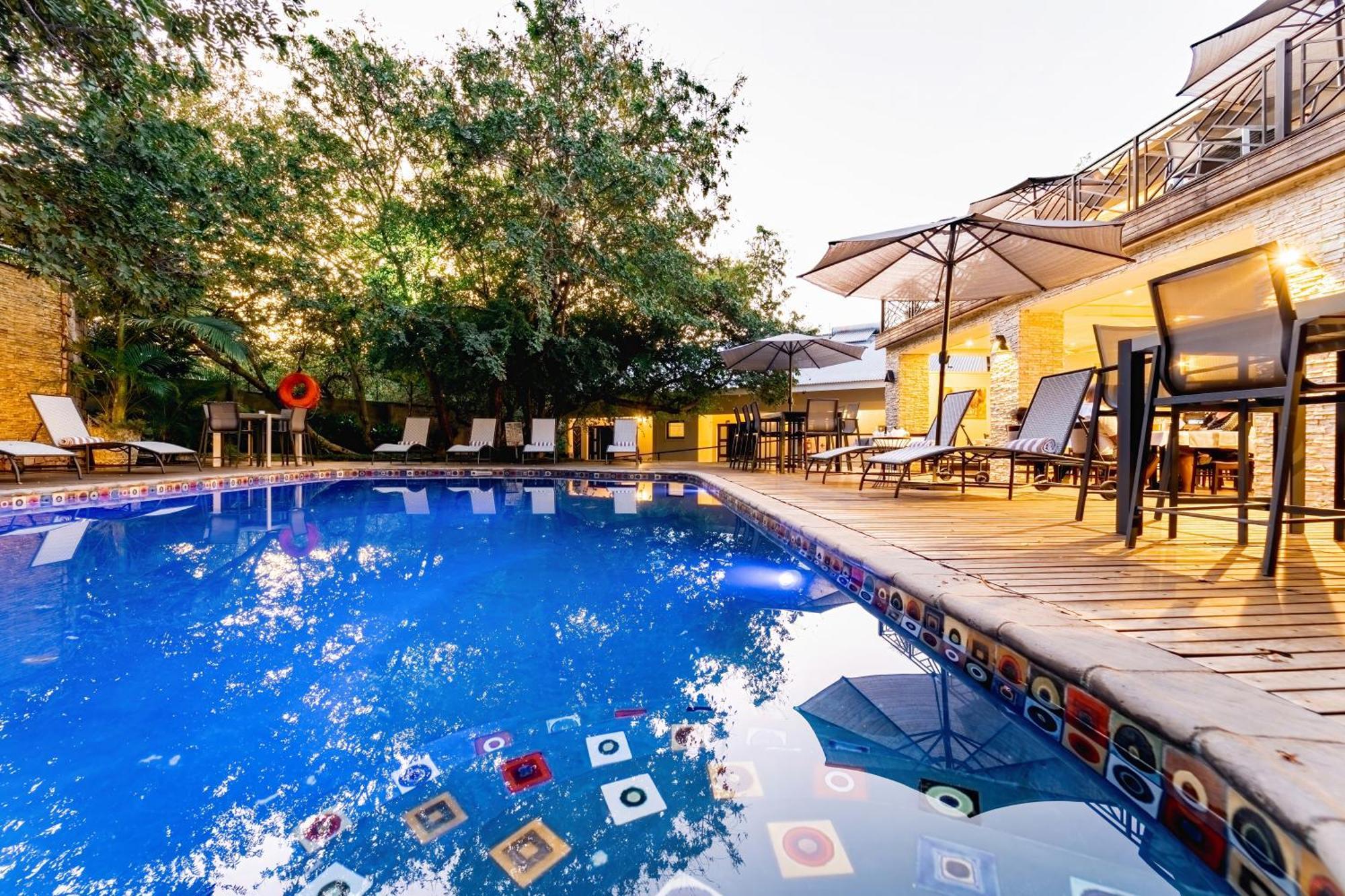 Nkosi Guest Lodge Victoria Falls Exterior photo