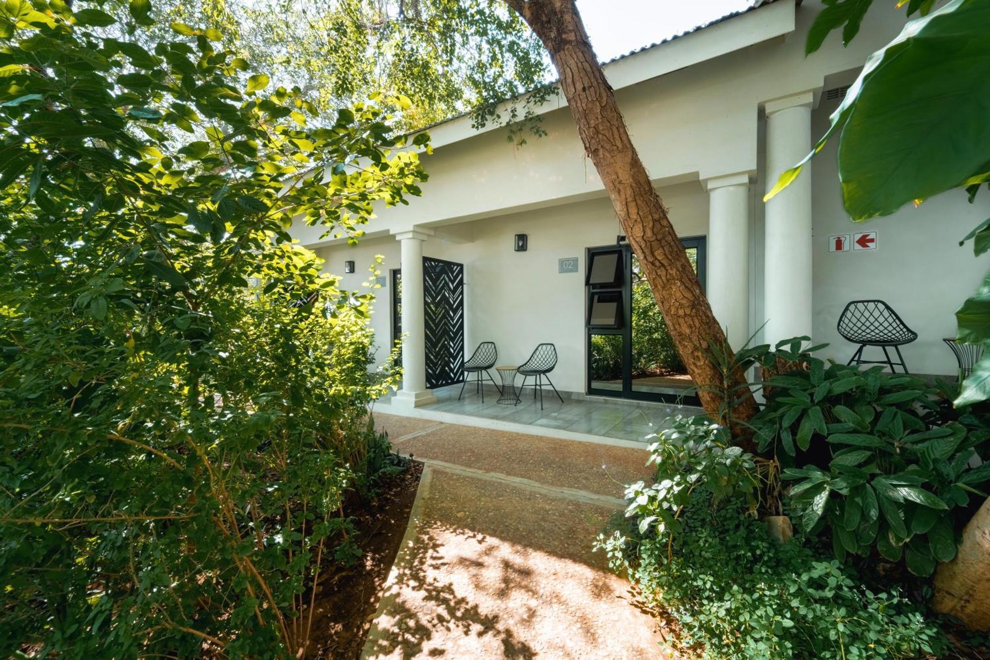 Nkosi Guest Lodge Victoria Falls Exterior photo
