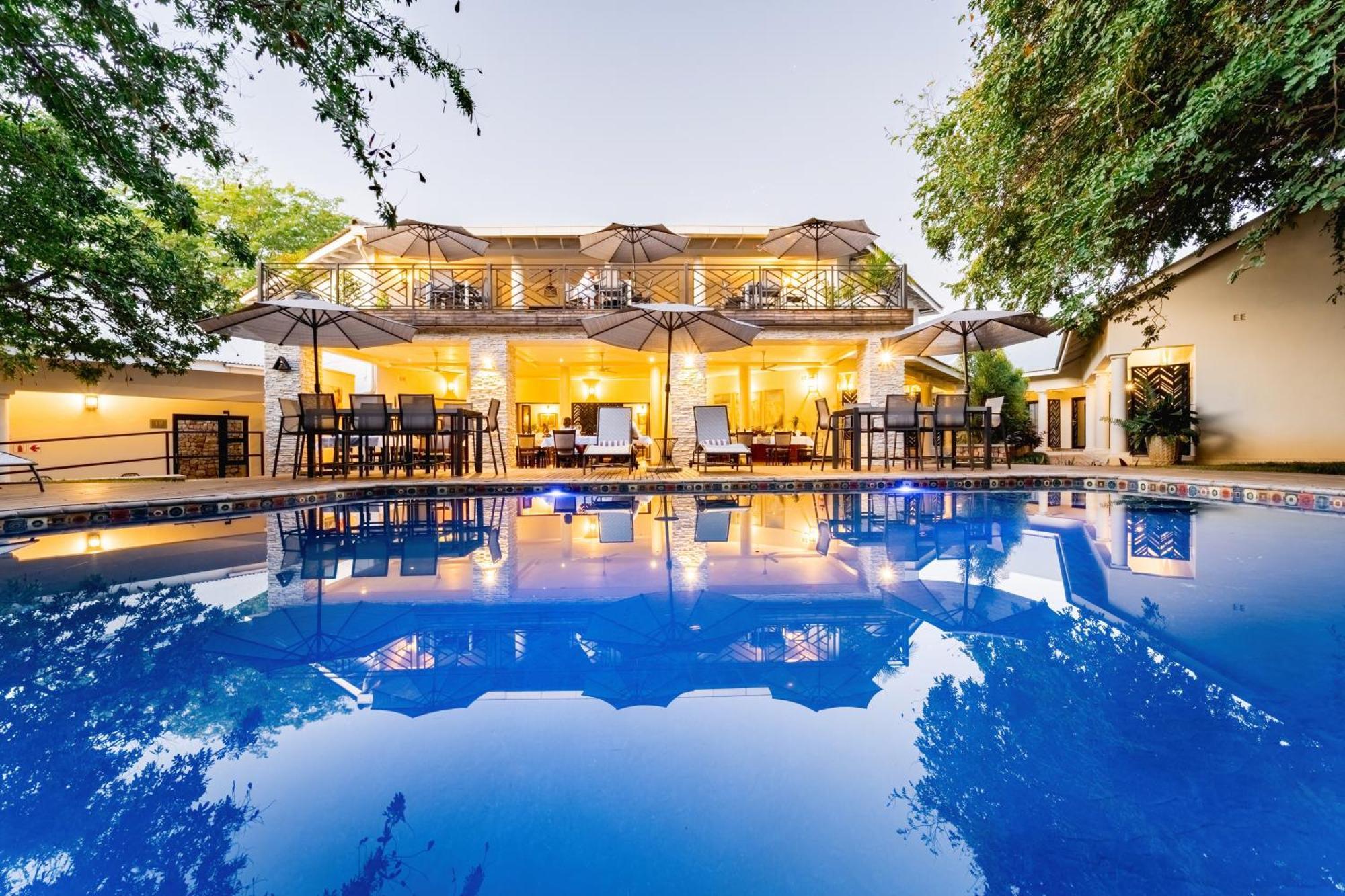 Nkosi Guest Lodge Victoria Falls Exterior photo